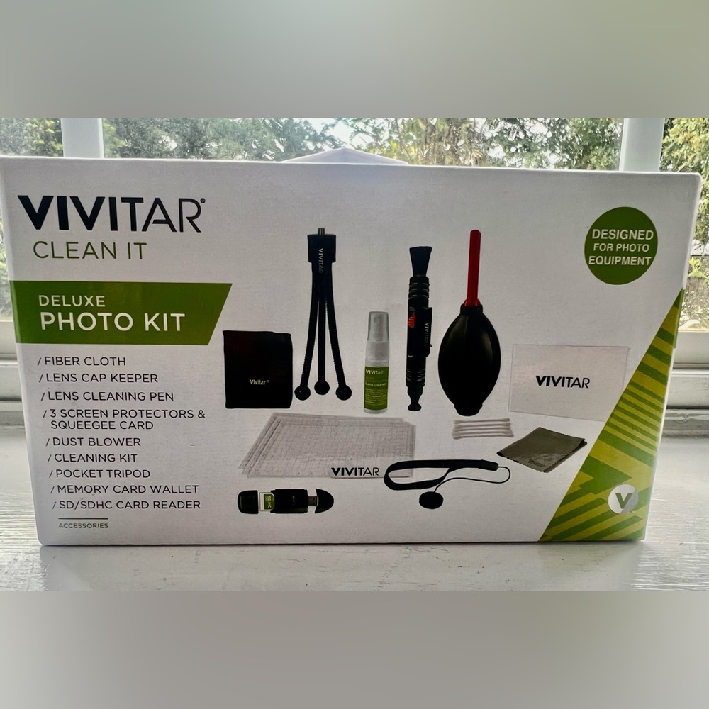 Vivitar Clean It Deluxe Photo Kit is New In The Box